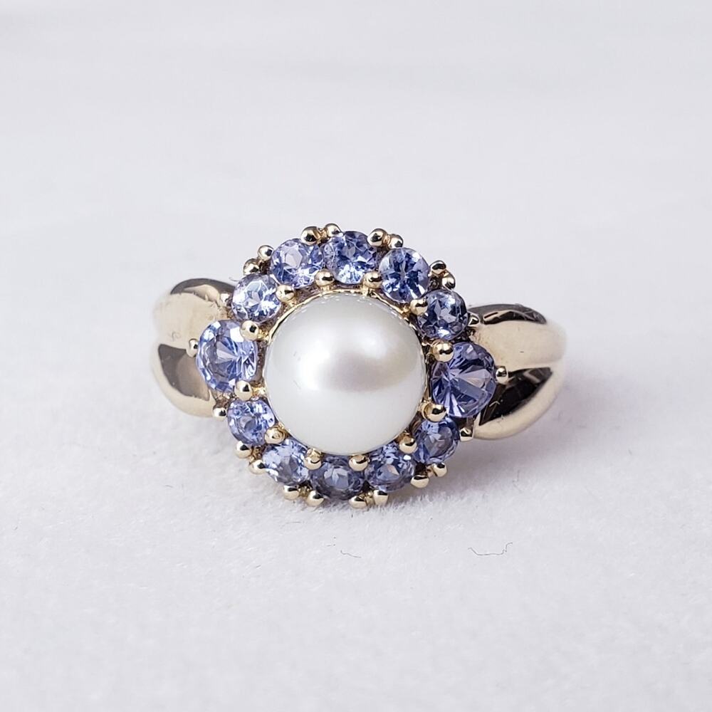 14K Yellow Gold Pearl and Tanzanite Halo Ring Size 5.5 Circa 1990